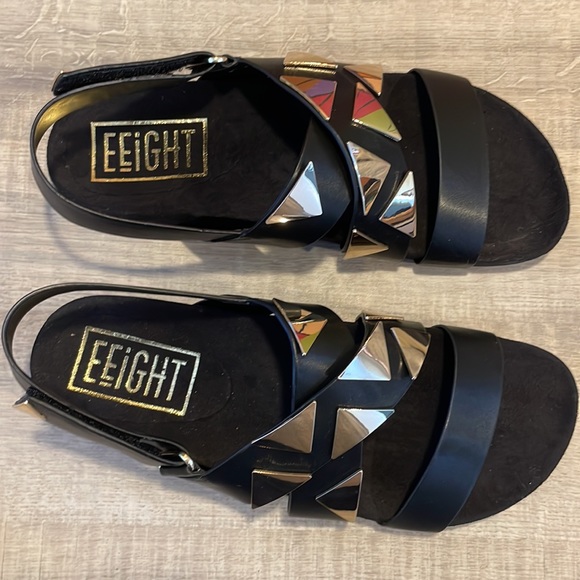 New in Box EEIGHT sandals black and gold - Picture 5 of 7